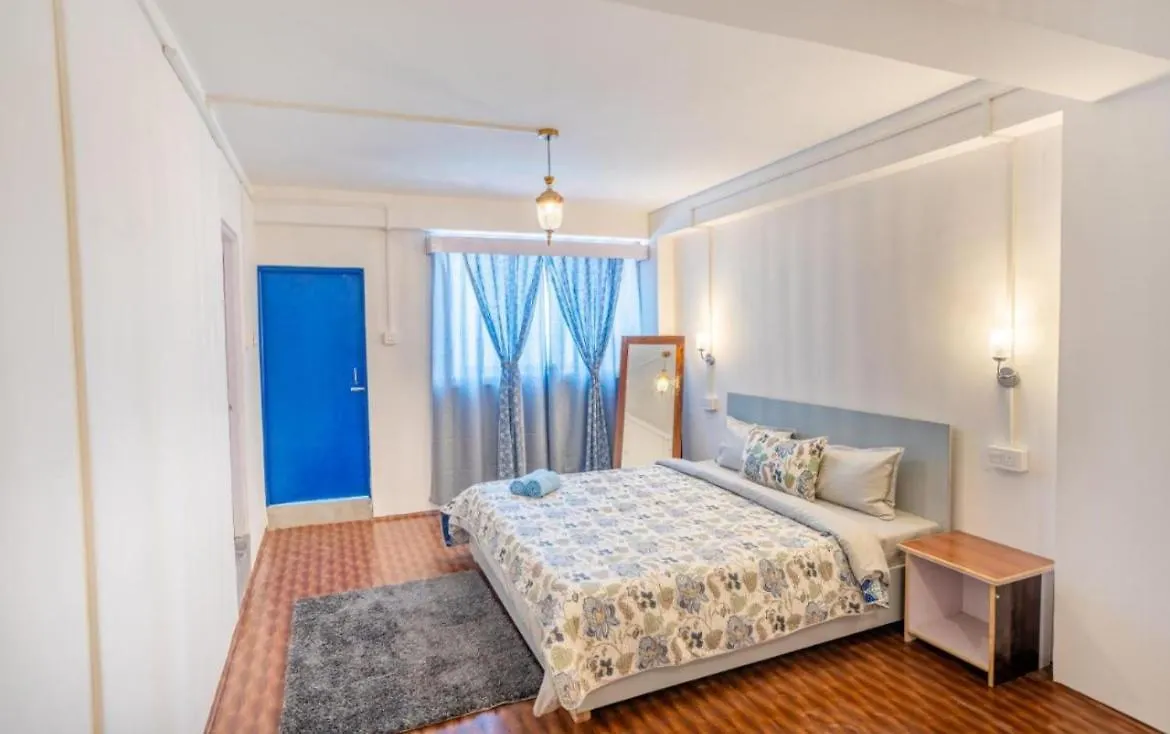 Hotel Urban Zip - Near Taj Mahal - Family Affordable Stay Agra  3*, Agra (Uttar Pradesh)