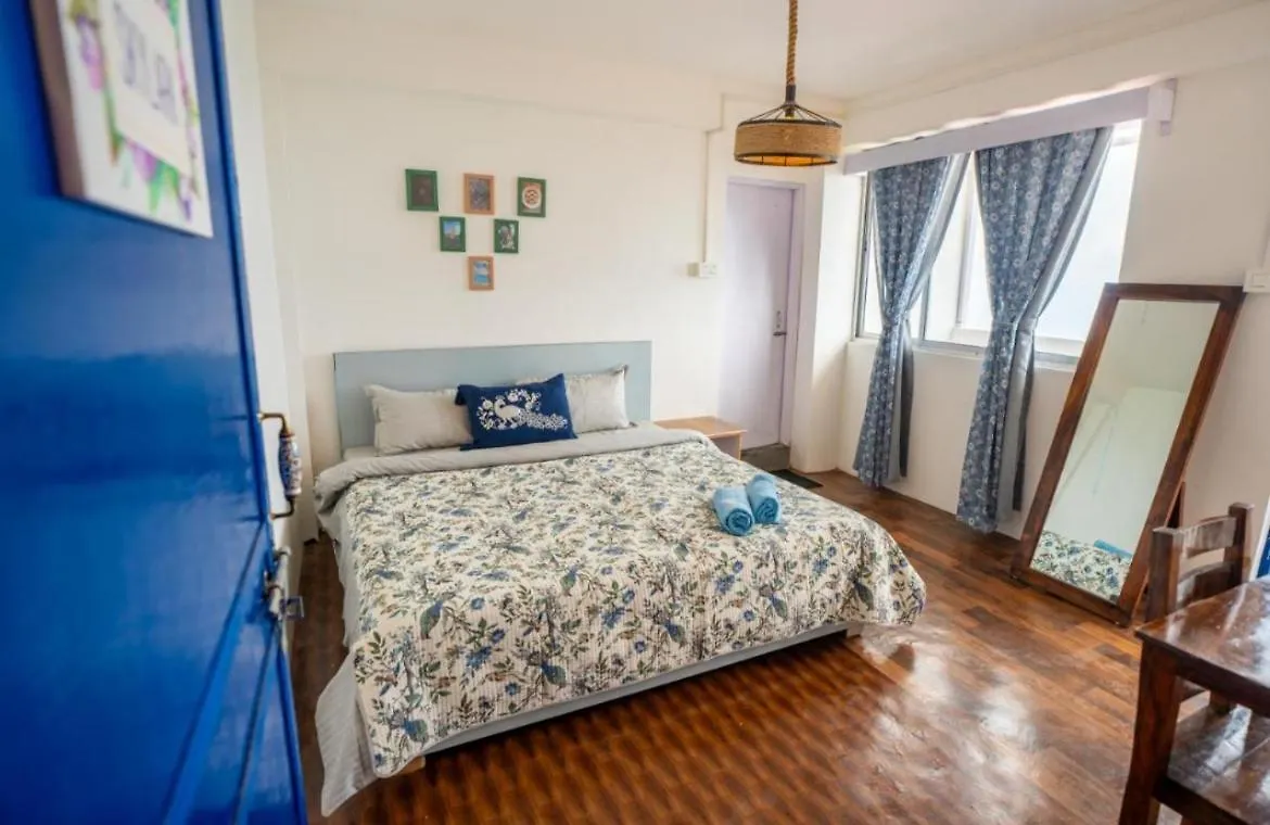 Hotel Urban Zip - Near Taj Mahal - Family Affordable Stay Agra